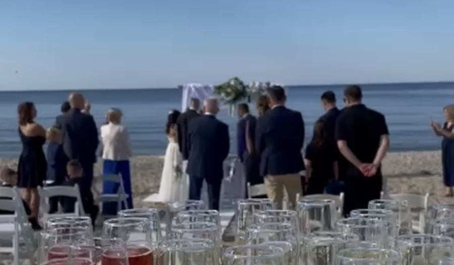 Ślub nad morzem – niezapomniana ceremonia i przyjęcie w wyjątkowej scenerii - grafika